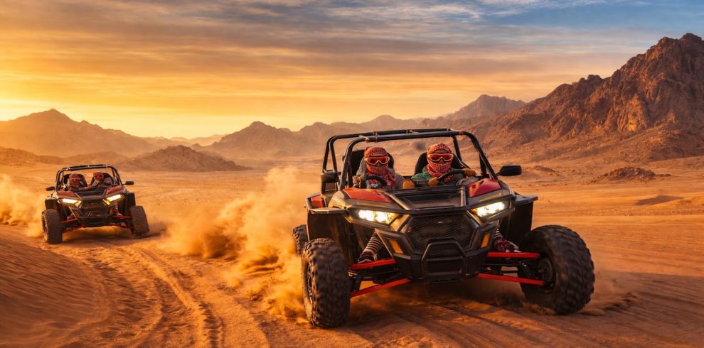 Buggy safari nel deserto tra le dune del Sinai alla alba o tramonto