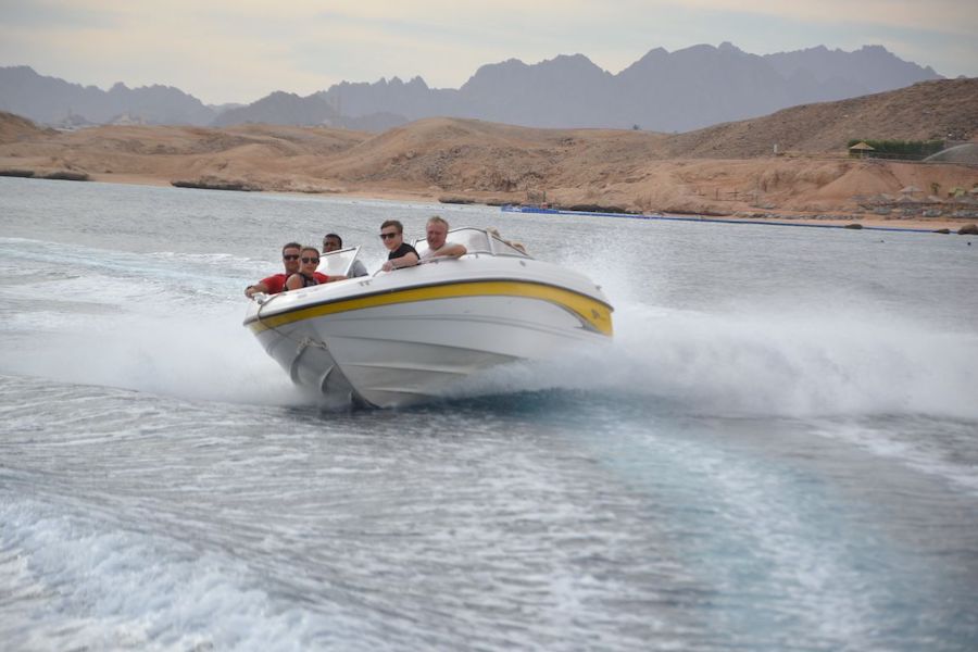 Motoscafo privato a Sharm El Sheikh nel Mar Rosso.