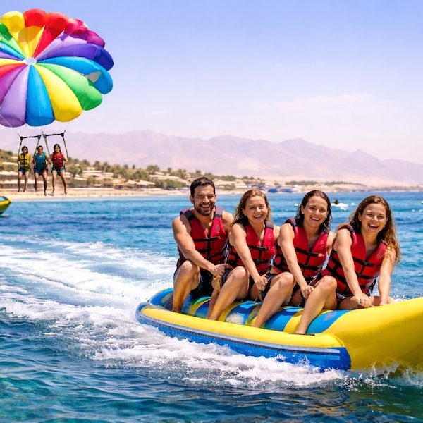 Sport Acquatici Sharm El Sheikh con parasailing e banana boat nel Mar Rosso